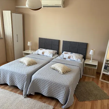Luna Apartment