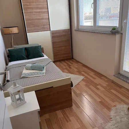 Luna Apartment *